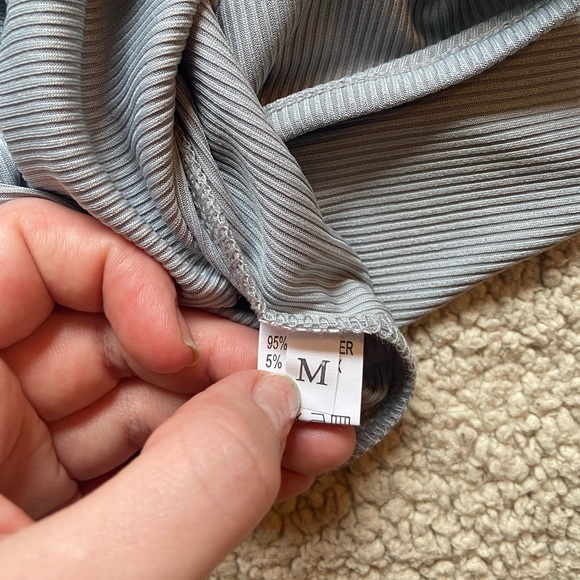 🌸 Amazon 🌸 light gray ribbed bodysuit - Picture 5 of 7